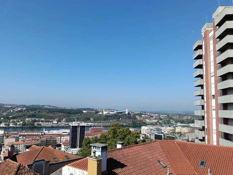 Quarto para Arrendamento em Sé Nova, Santa Cruz, Almedina e São Bartolomeu Foto 16