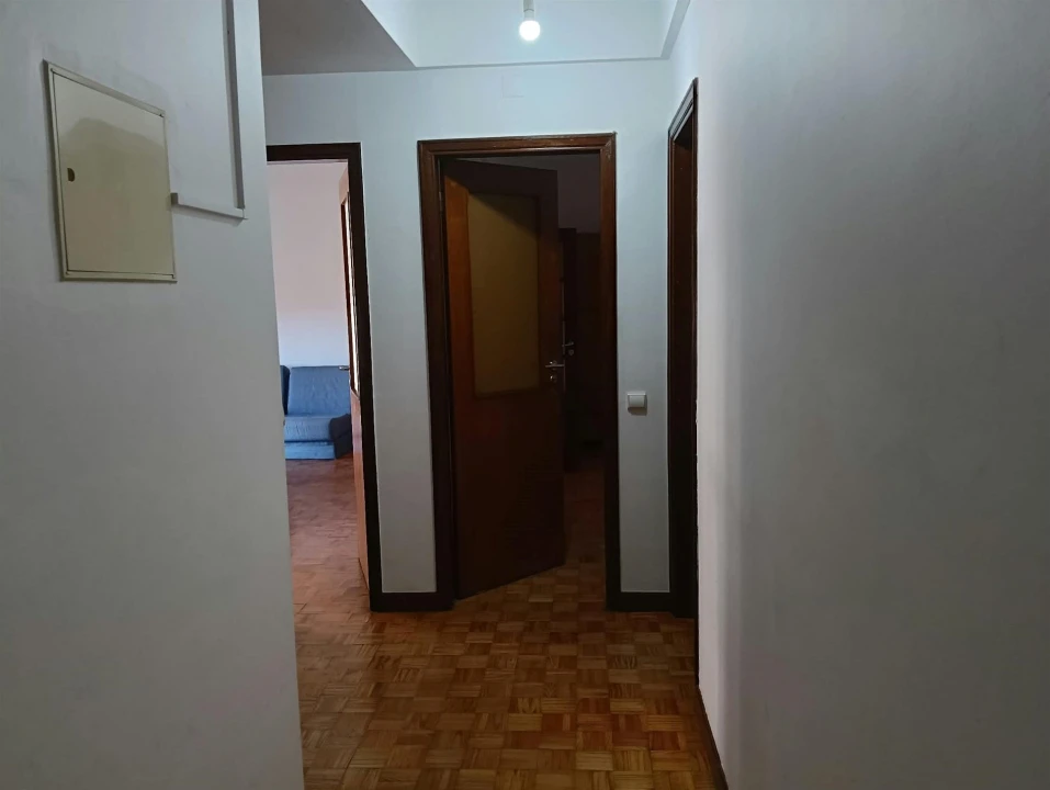 Quarto para Arrendamento em Sé Nova, Santa Cruz, Almedina e São Bartolomeu Foto 13