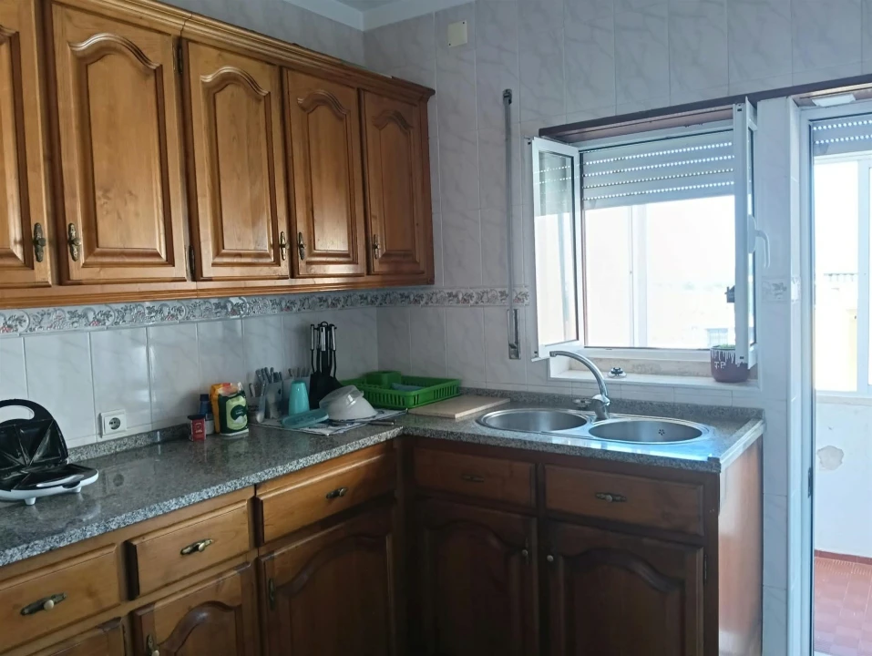 Quarto para Arrendamento em Sé Nova, Santa Cruz, Almedina e São Bartolomeu Foto 7