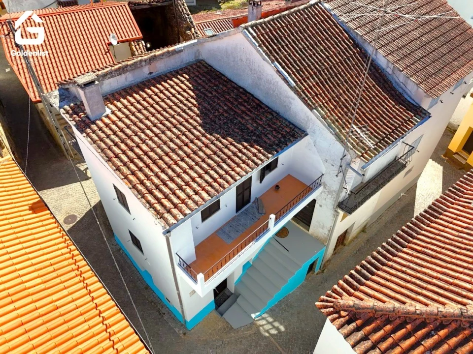 Moradia T2 para Venda em Janeiro de Baixo Foto 2