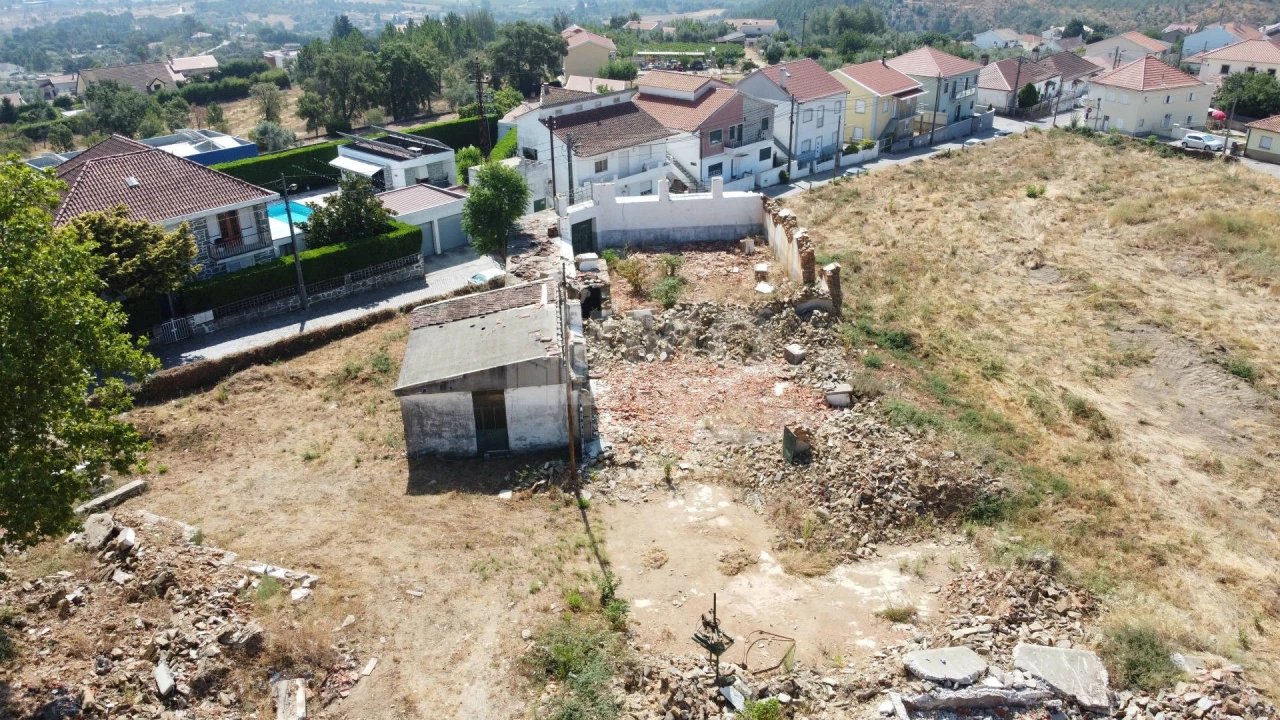Terreno para Venda em Tortosendo Foto 8