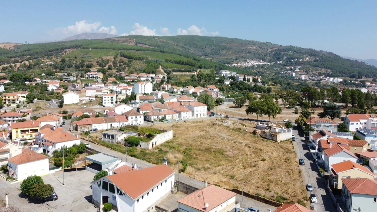 Terreno para Venda em Tortosendo Foto 1