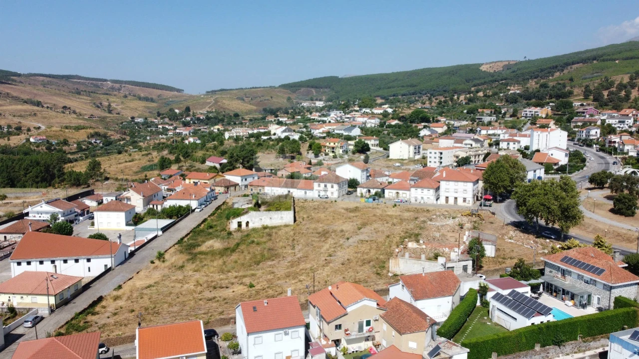 Terreno para Venda em Tortosendo Foto 3