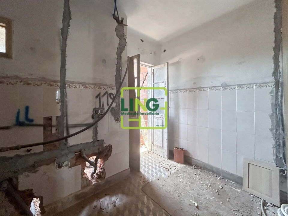 Apartamento T2 para Venda em Castelo Branco Foto 16