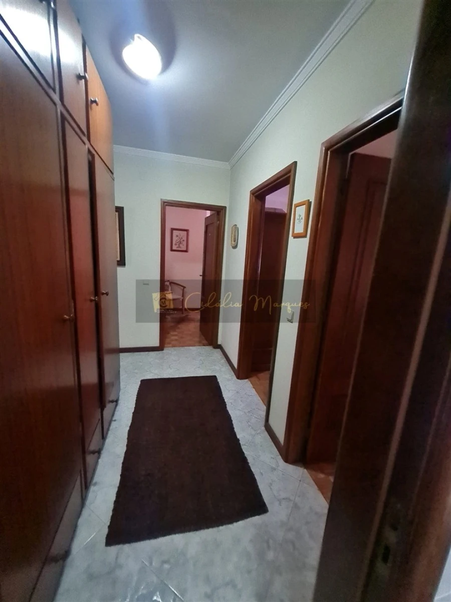 Apartamento T3 para Venda em Vila de Cucujães Foto 11