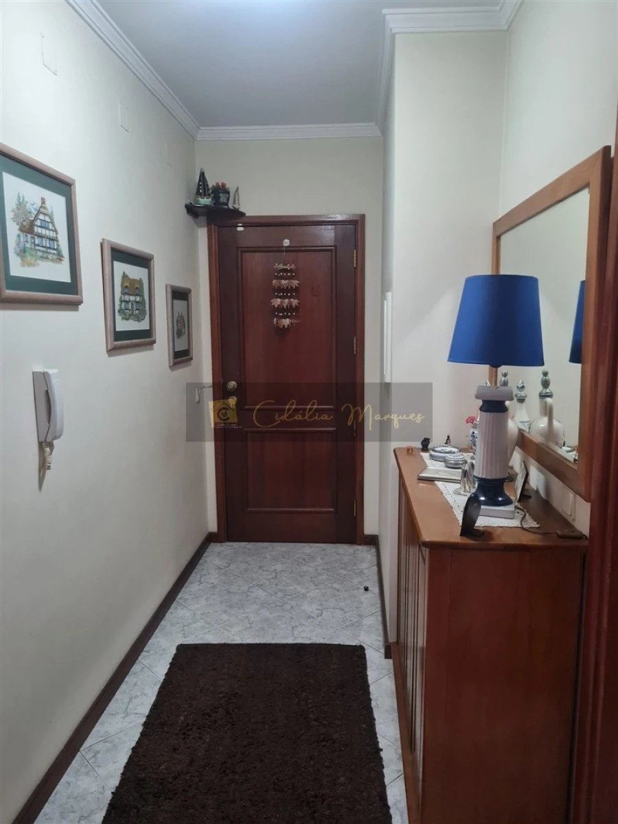 Apartamento T3 para Venda em Vila de Cucujães Foto 9