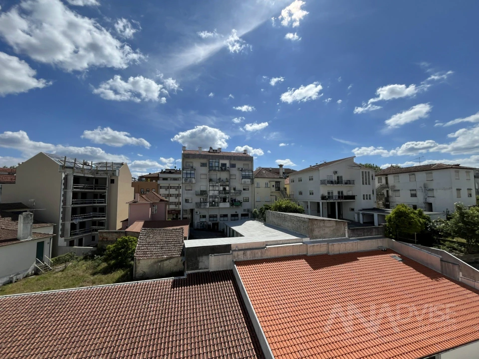 Apartamento T2 para Arrendamento em Viseu Foto 10