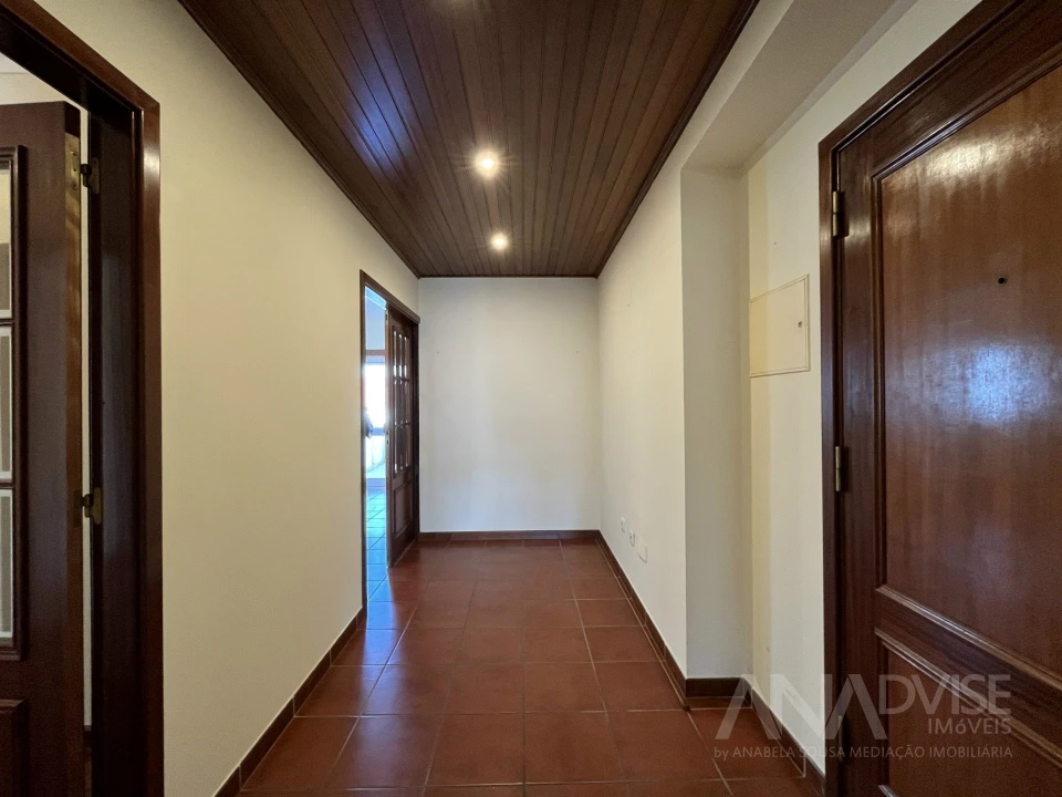Apartamento T2 para Arrendamento em Viseu Foto 7