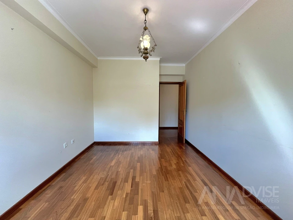 Apartamento T2 para Arrendamento em Viseu Foto 13