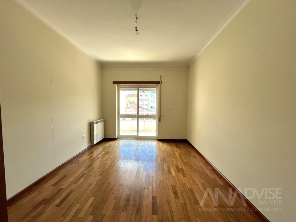 Apartamento T2 para Arrendamento em Viseu Foto 8