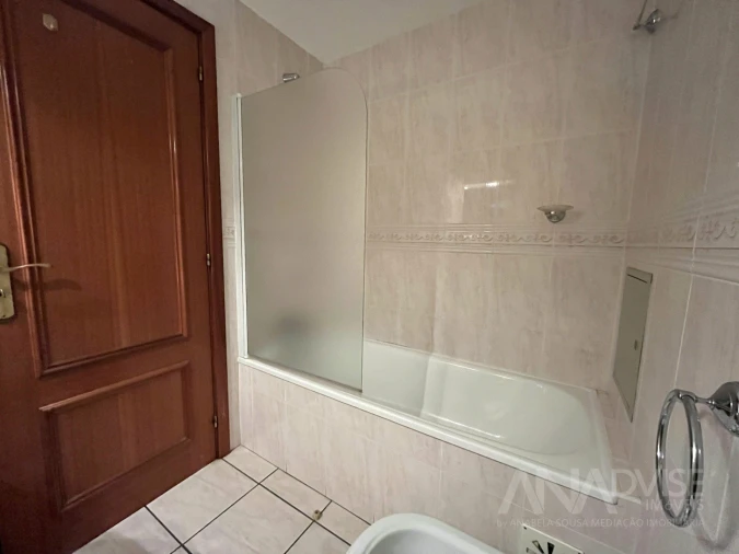 Apartamento T2 para Arrendamento em Viseu Foto 15