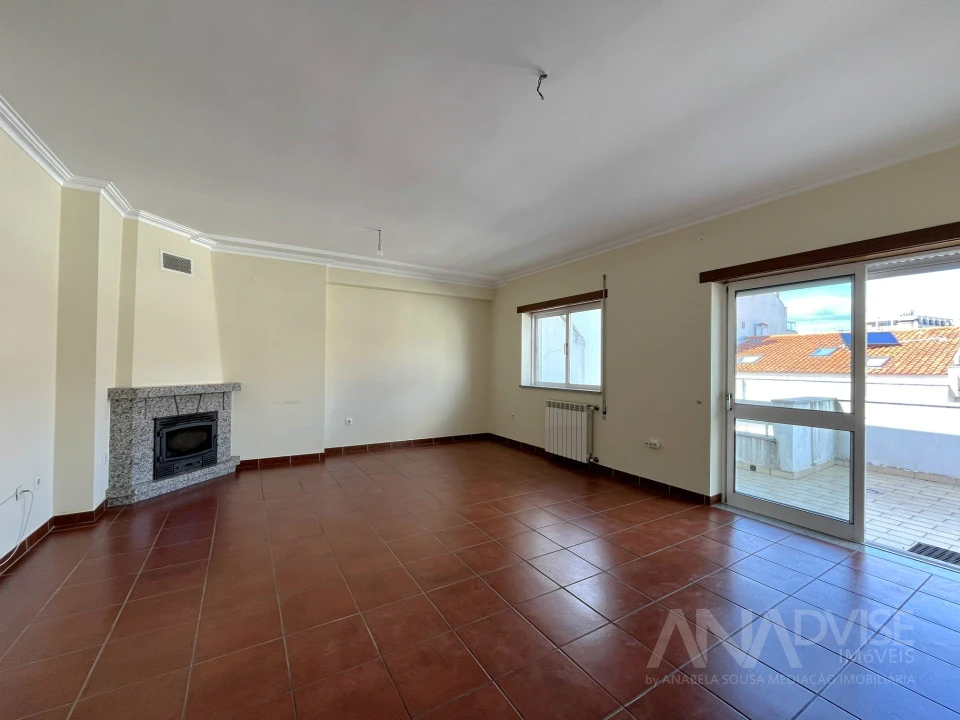 Apartamento T2 para Arrendamento em Viseu Foto 3
