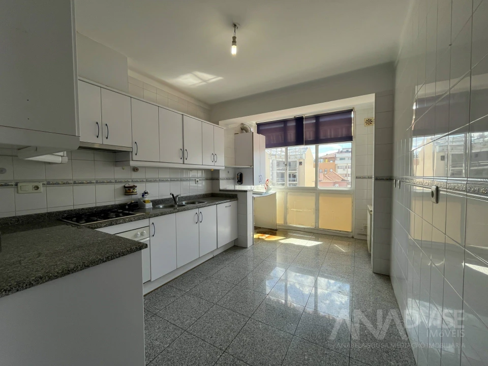 Apartamento T2 para Arrendamento em Viseu Foto 4