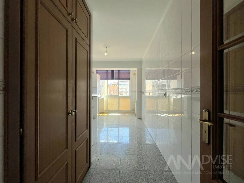 Apartamento T2 para Arrendamento em Viseu Foto 5