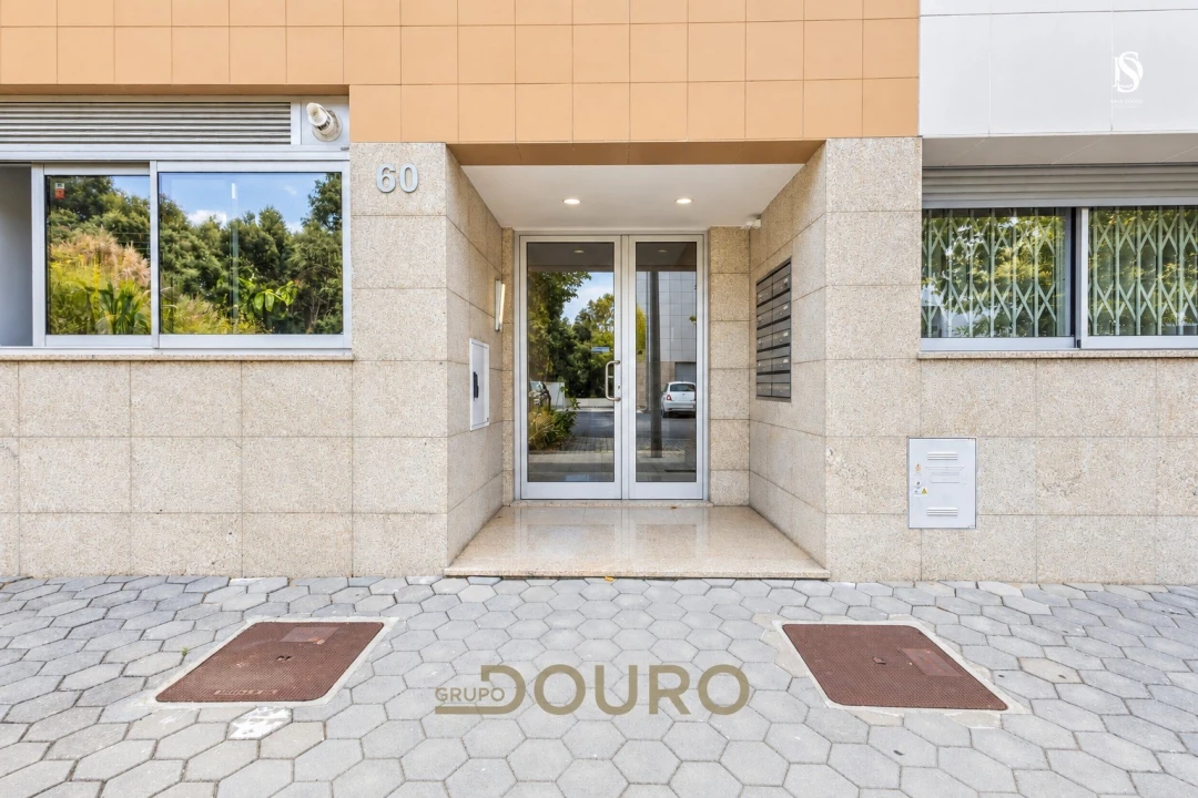 Apartamento T2 para Venda em Mafamude e Vilar do Paraíso Foto 3