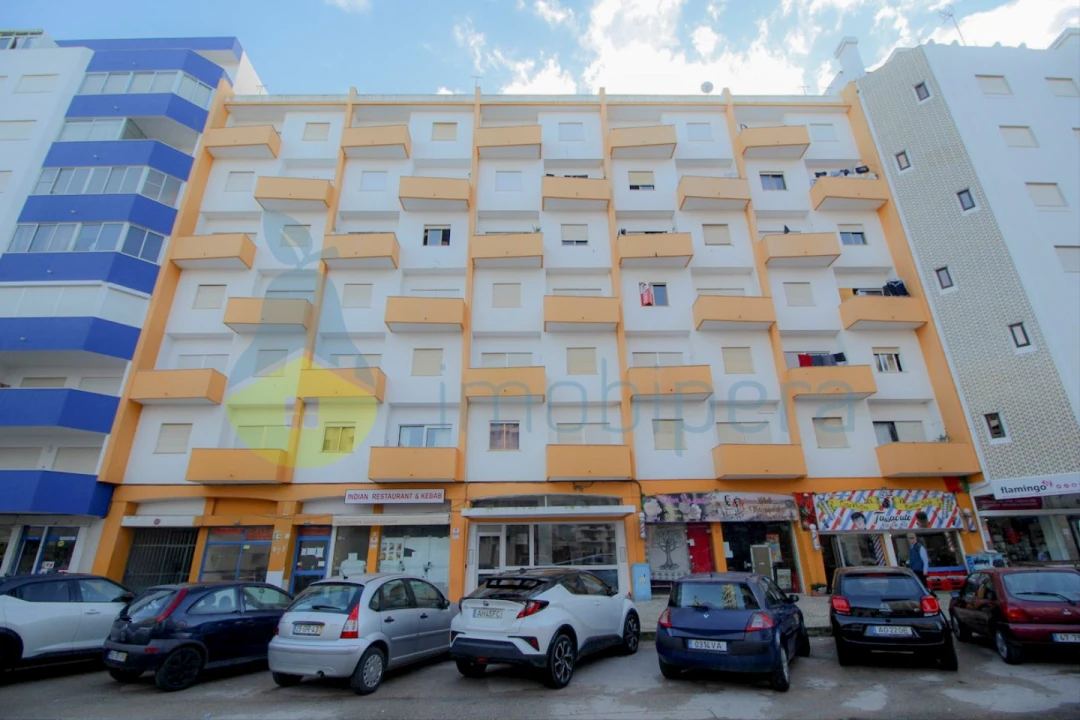 Apartamento T2 para Arrendamento em Armação de Pera Foto 4