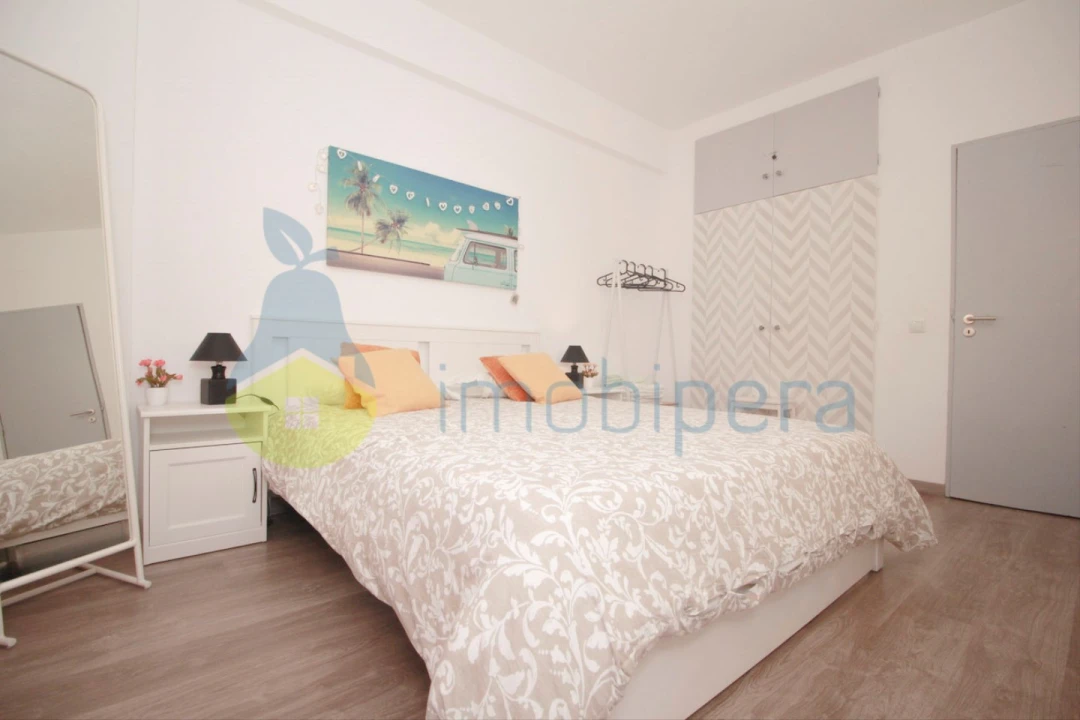 Apartamento T2 para Arrendamento em Armação de Pera Foto 14
