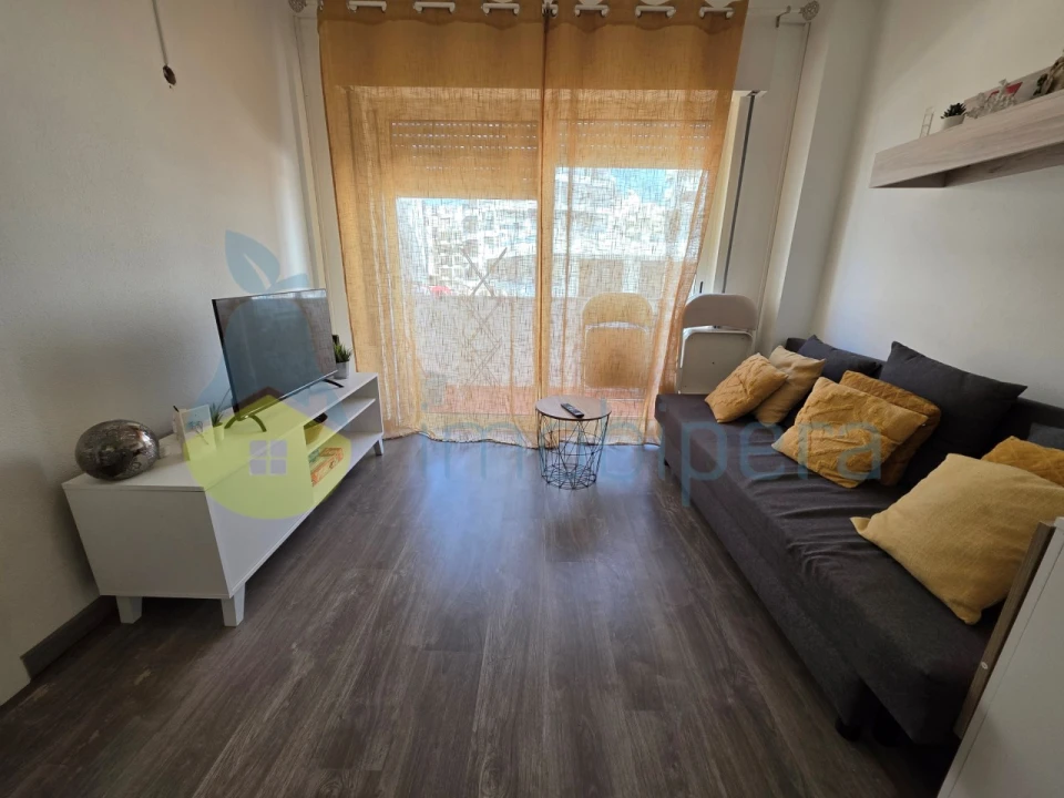 Apartamento T2 para Arrendamento em Armação de Pera Foto 1