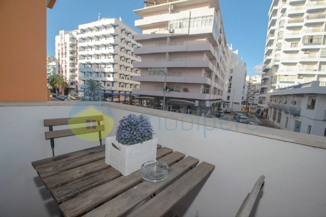 Apartamento T2 para Arrendamento férias em Armação de Pera Foto 11