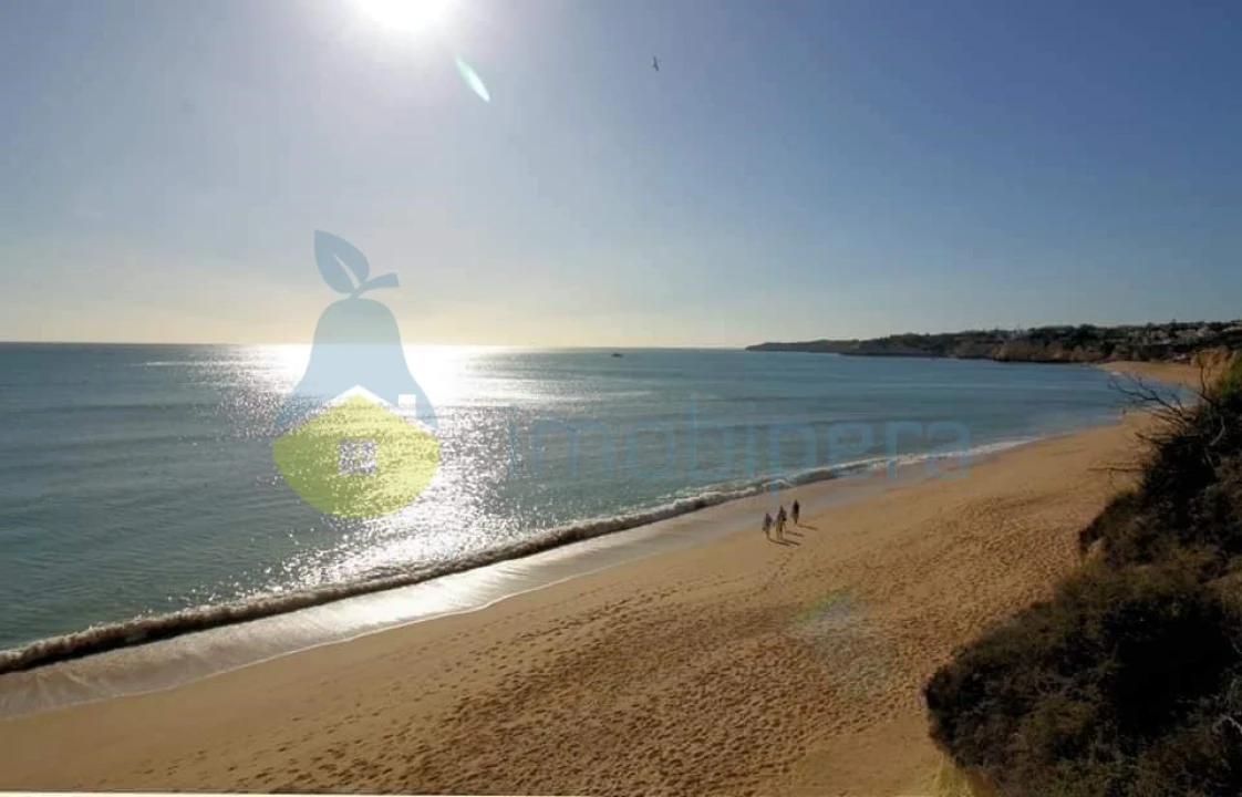 Apartamento T2 para Arrendamento férias em Armação de Pera Foto 3