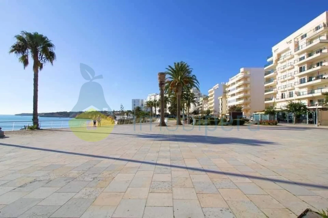Apartamento T2 para Arrendamento férias em Armação de Pera Foto 2