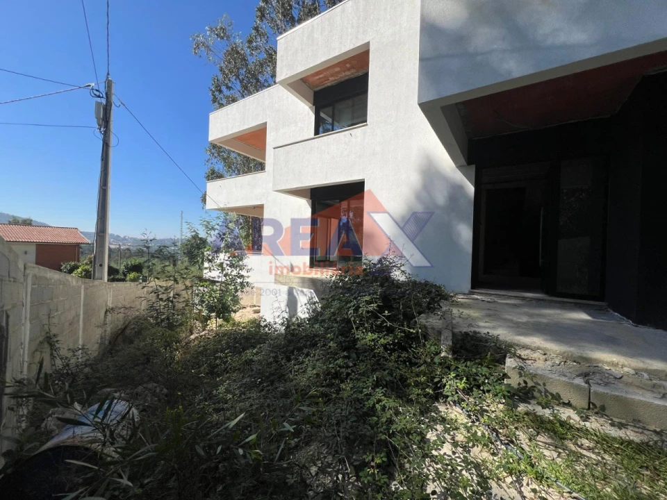 Moradia T3 para Venda em O. Azeméis, Riba-Ul, Ul, Macinhata Seixa, Madail Foto 3