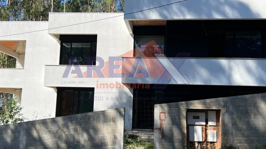 Moradia T3 para Venda em O. Azeméis, Riba-Ul, Ul, Macinhata Seixa, Madail