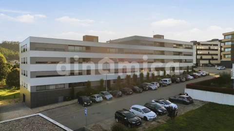 Apartamento T3 para Venda em Vila Nova de Famalicão e Calendário