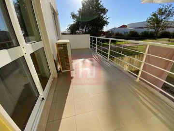 Quarto para Arrendamento em Alcochete
