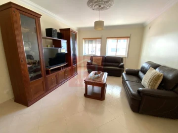 Quarto para Arrendamento em Alcochete