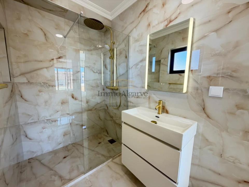 Apartamento T1 para Venda em Albufeira e Olhos de Água Foto 13