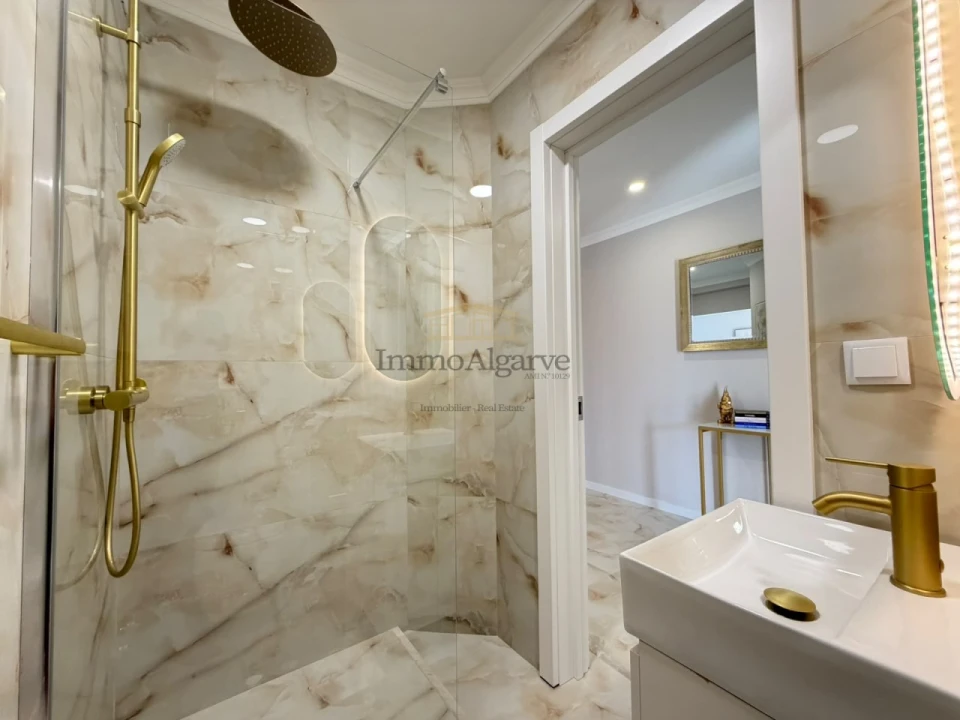 Apartamento T1 para Venda em Albufeira e Olhos de Água Foto 17