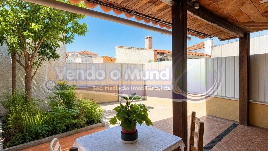 Moradia T5 para Venda em Samora Correia
