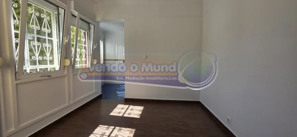 Apartamento T3 para Venda em Carnide