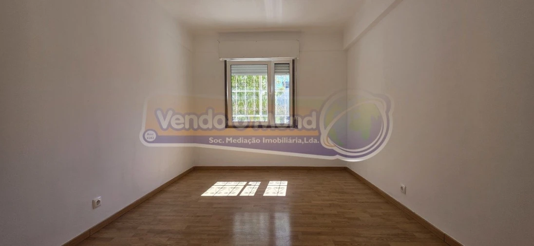 Apartamento T3 para Venda em Carnide Foto 18