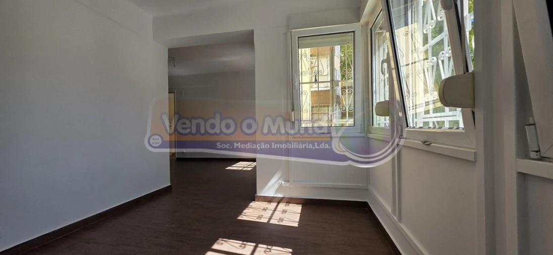 Apartamento T3 para Venda em Carnide Foto 7