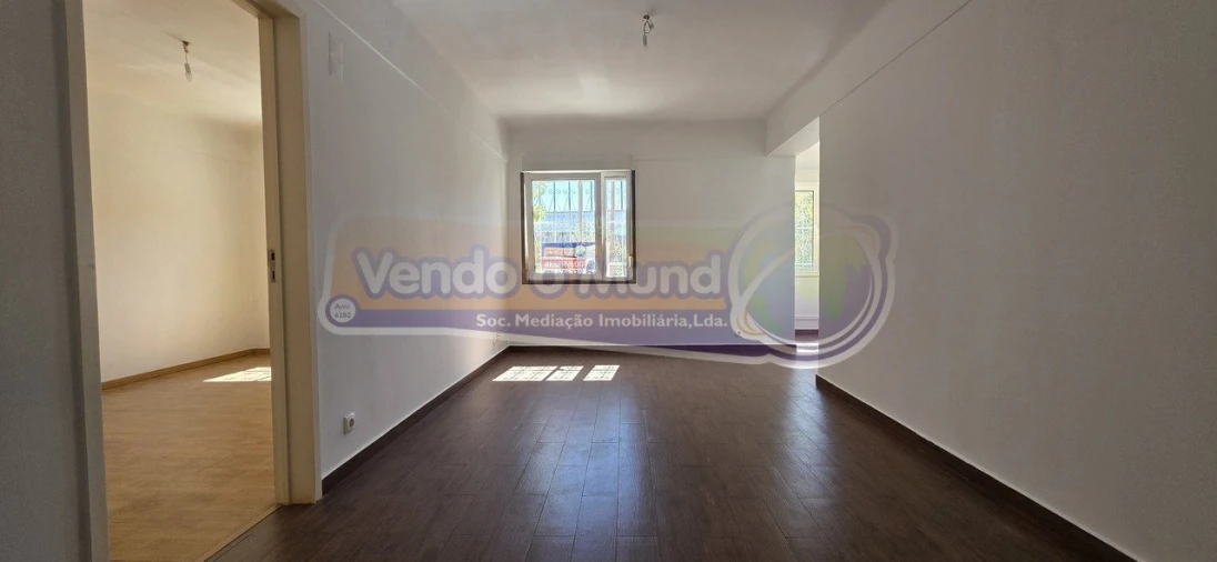Apartamento T3 para Venda em Carnide Foto 4
