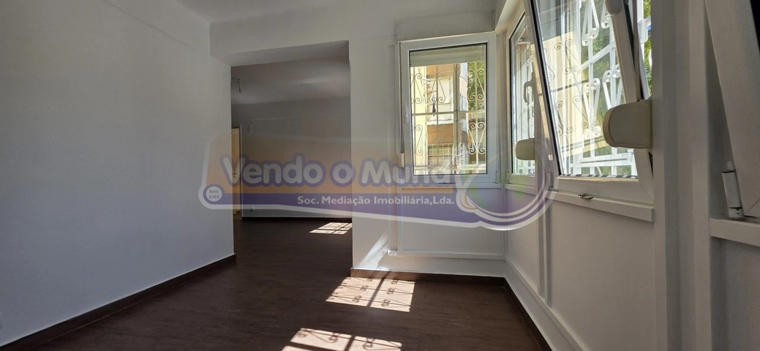 Apartamento T3 para Venda em Carnide Foto 7