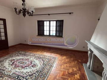 Moradia T4 para Venda em Couço