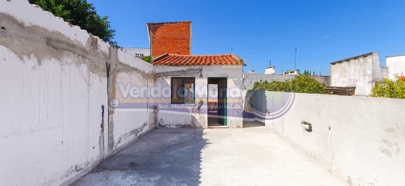 Moradia T1 para Venda em Cabeção