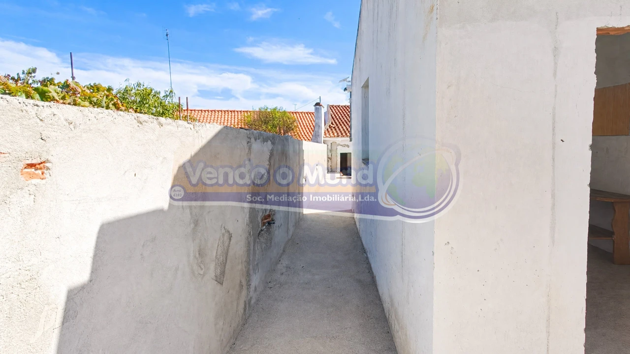 Moradia T1 para Venda em Cabeção Foto 12