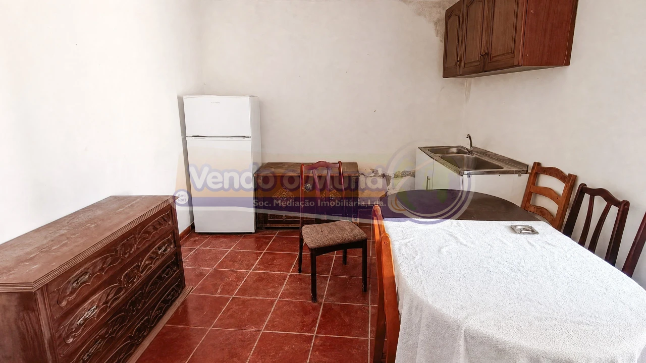 Moradia T1 para Venda em Cabeção Foto 3