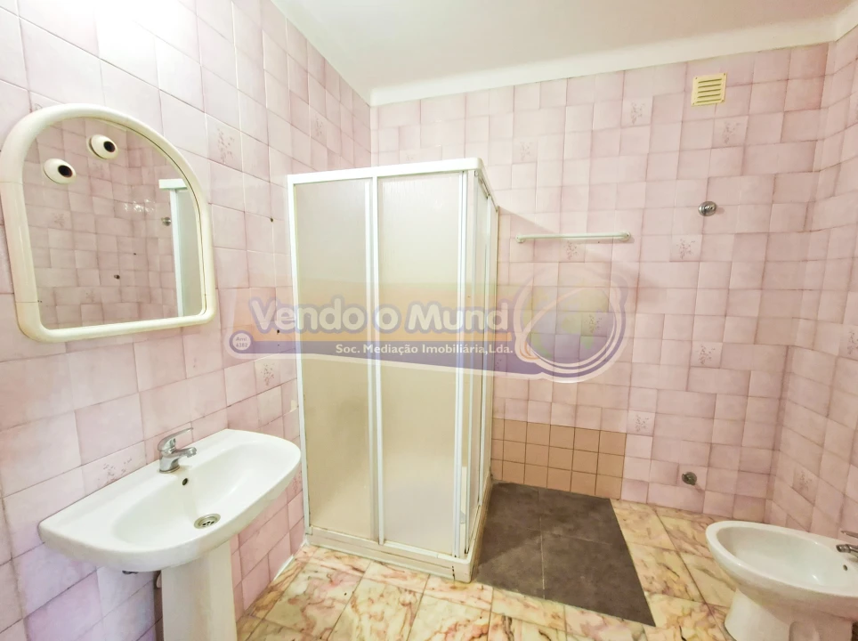 Moradia T3 para Venda em Almeirim Foto 16