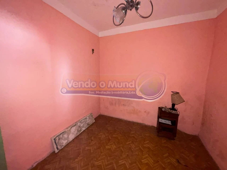 Moradia T2 para Venda em Mora Foto 8