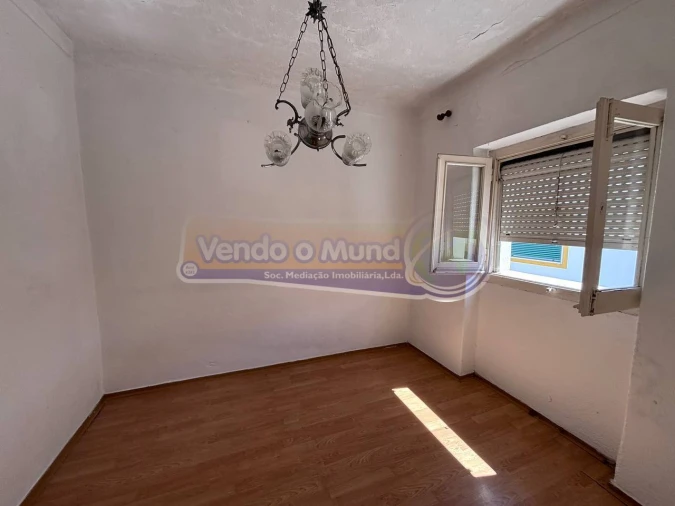 Moradia T2 para Venda em Mora Foto 5
