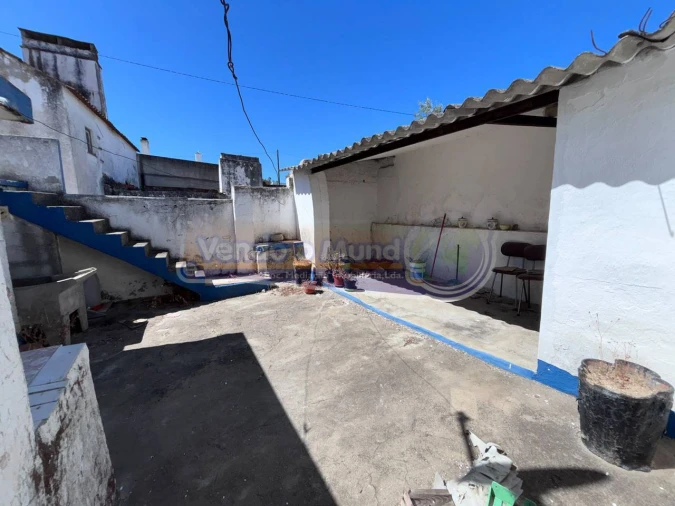 Moradia T2 para Venda em Mora Foto 19