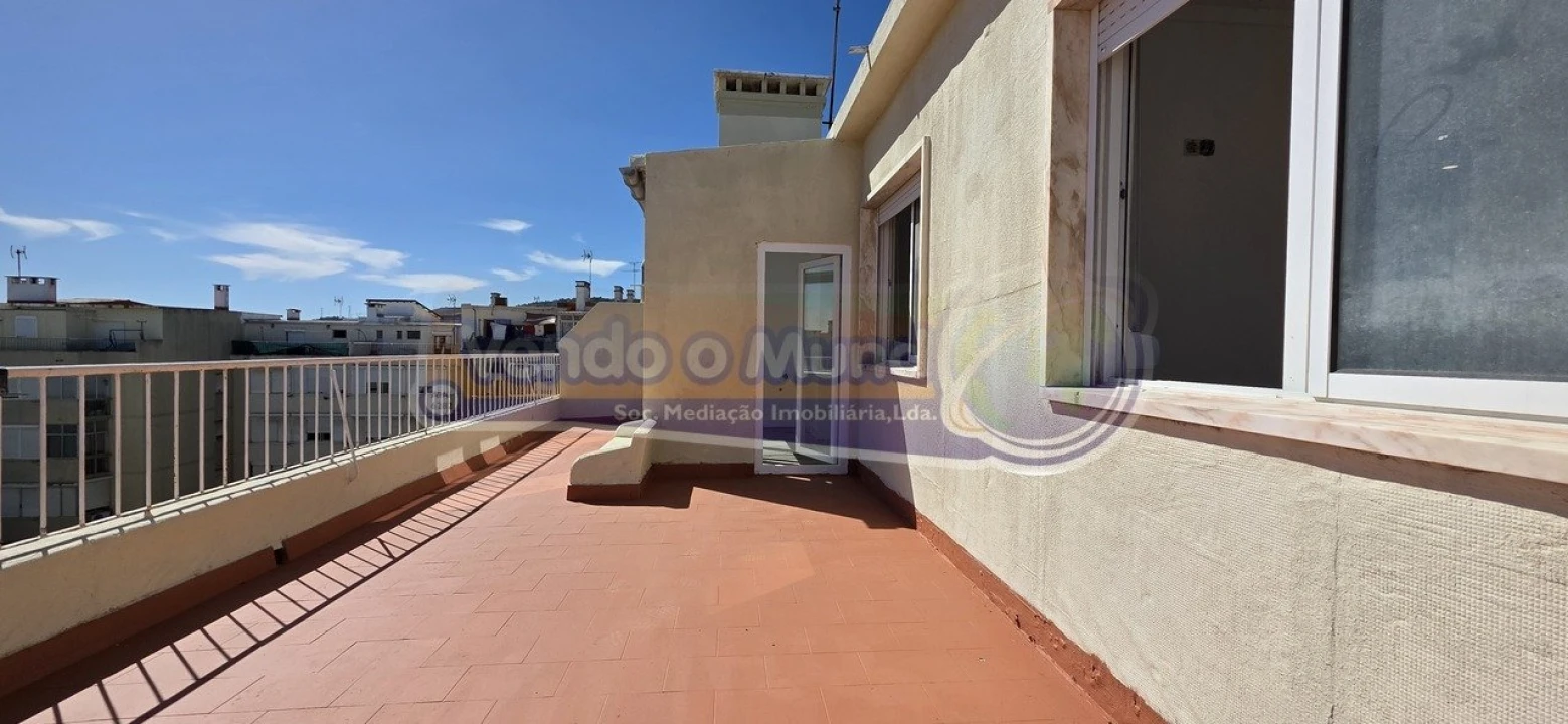 Apartamento T2 para Venda em Alverca do Ribatejo e Sobralinho Foto 1