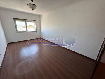 Apartamento T2 para Venda em Benavente