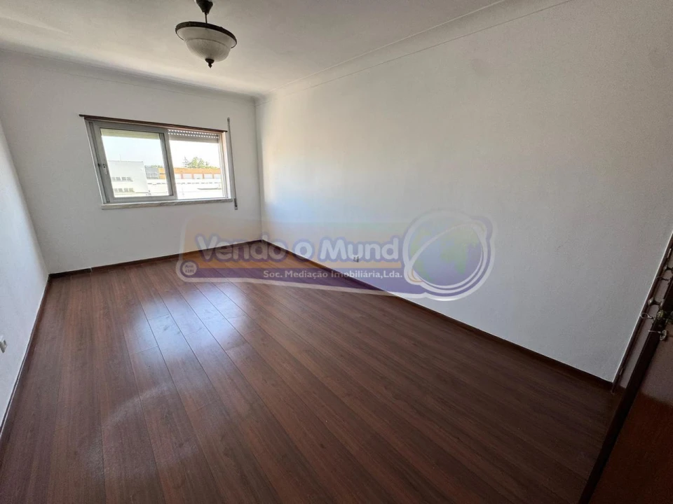 Apartamento T2 para Venda em Benavente Foto 9