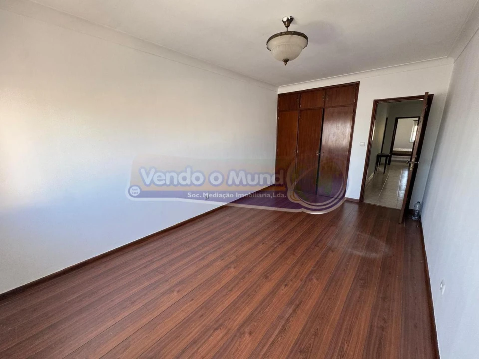Apartamento T2 para Venda em Benavente Foto 10